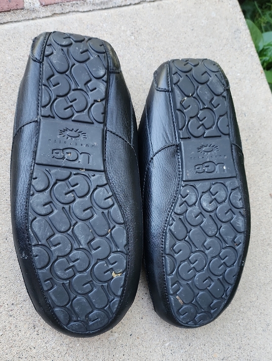 UGG Australia Men\'s Black Leather Shearling-Lined Slip-On Moccasin main image 7